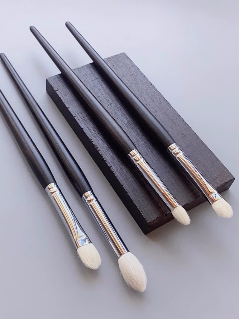 Eyeshadow Blending Brush Luxur - Luxury Skincare Products 评论和价格